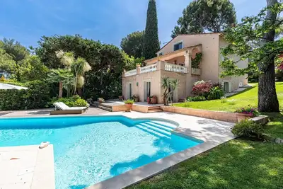 Image de Villa Saint-Jean-Cap-Ferrat Un havre de paix où luxe et sérénité se rencontrent