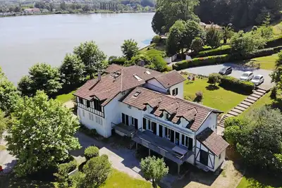 Image de Villa au bord de l'eau - Piscine et Tennis