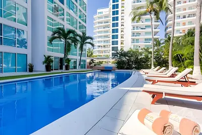 Image de Coastal condo w/ pool & hot tub access
