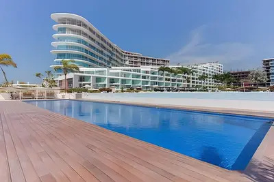 Image de Coastal condo w/ shared pool & beach access