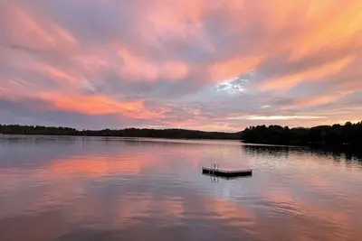 Image de Charming lakefront 1-bedroom apartment with WiFi, Ac in peaceful Wayne