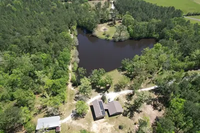 Image de 3-bedroom Hickory Hill Lodge on a Lake, Sleeps 10, Extra Living Space 2 Kitchens