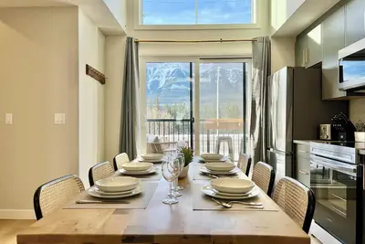 Image de Spacious Separate Address Combo Up to 17 Retreat w/ Hot Tub, Parking, Ac & Views