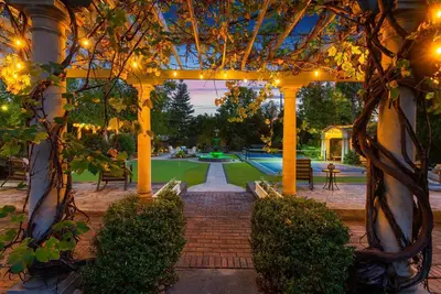 Image de Sharp Mansion Carriage Guest House: Old North End Homestead