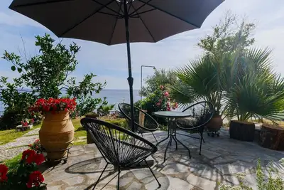 Image de Amfitriti Seafront Apartment 1 by RentalsPro