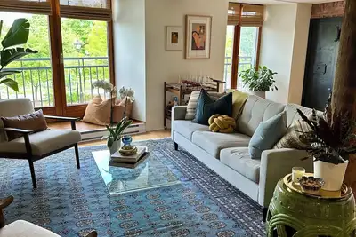 Image de Spacious Apartment in the Heart of Old Port | River Views & Historic Charm