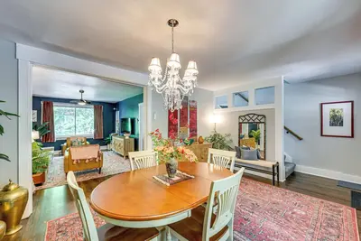 Image de Easy Access to Pittsburgh: Urban Retreat w/ Deck