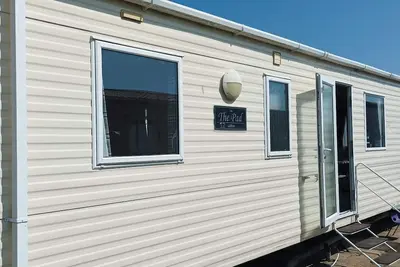 Image de Cosy caravan with free Wi-Fi at Broadland Sands Holiday Park ref 20012bs