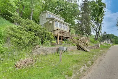 Image de Walk to Wyalusing Beach: Cabin w/ River View!