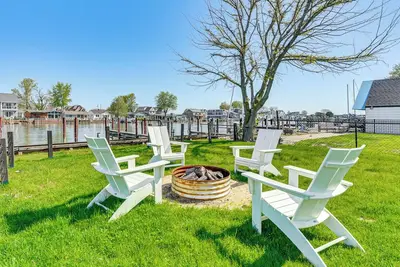 Image de 4 Boat Slips: Getaway on Mouth of Clinton River!