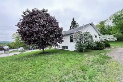 Image de Charming 2-bedroom apartment in enchanting Livermore Falls with WiFi