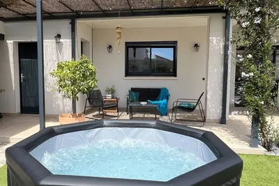 Image de Villa au calme avec spa, très bien située pour visiter la région, plage à 20 min