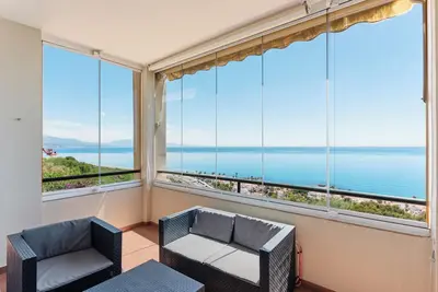 Image de Appartement 'Panoramic Sea Views' avec vue sur la mer, Wi-Fi et climatisation