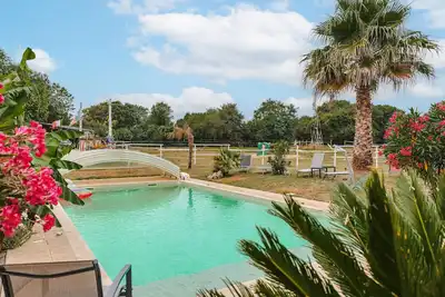 Image de Maison de vacances 'Les Egaux De Chambon' avec piscine partagée, Wi-Fi et climatisation
