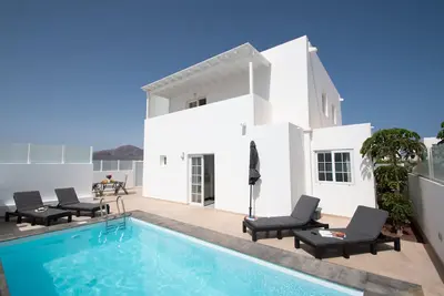 Maison de vacances 'Leize Con Piscina' avec vue sur la mer, Wi-Fi et climatisation
