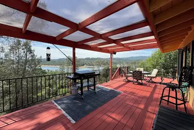 Image de Naci Lakeview Retreat with Game Room!