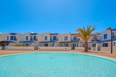Image de Vacances 'Duplex Ilic Vues sur Mer, Front Line' avec Piscine Privée, Terrasse Privée et Wi-Fi