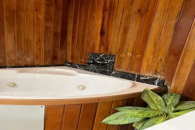 Image de Séjour chic à Bonoumin Abidjan Mall. Appartement moderne avec un jacuzzi.