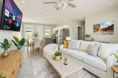 Image de Cozy 2bd apartment with free parking and pet friend