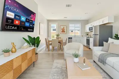 Image de Relaxing 2bd | 3Bed | 70\" Smart Tv | Free Parking