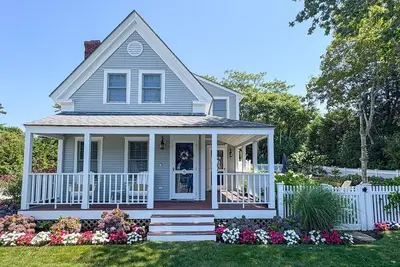 Image de Corporation Beach Classic: 104-D Charming Renovated Home in the Heart of Dennis – Walk to Beach!