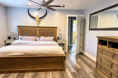 Image de Family Oasis w/Hot Tub in Bayside