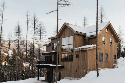 Image de New! Luxury Ski in Ski out Home at Whitefish Mountain Resort - Private Hot Tub & Gym