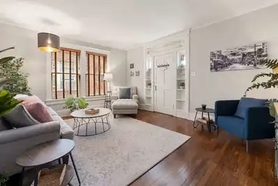 Image de Midtown 2-Bedroom 1, 000 sqft Apartment