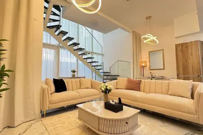 Image de Serene 2br Getaway in Masdar City | Pool & Balcony