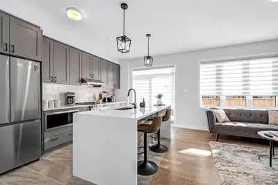 Image de Modern Townhouse for Families | Game Room, 2 Parking Spots, 20 Min to Downtown