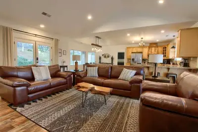 Image de Yosemite Quail Ridge Comforts with WiFi and Hot tub