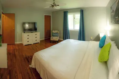 Image de Petals Suite | Cozy Retreat Pool & Forested Views!