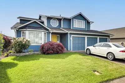 Image de Home Theater & Large Backyard Deck: Tacoma Abode!