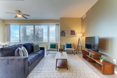 Image de Luxury High Rise Ada | Downtown | Free Parking