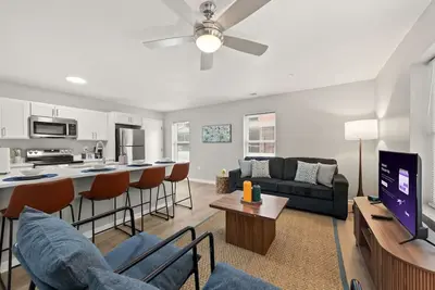 Image de Charming & Central | 3 Bedroom | Cle Clinic