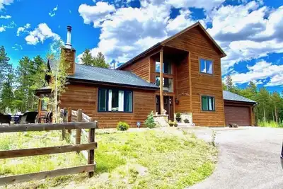 Image de Echo Hills Mountain Lodge - Evergreen Mountain Top Retreat - 15 minutes to Ski! !