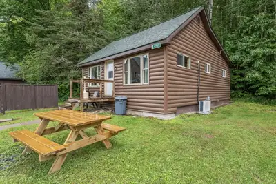 Image de 3 bedroom 2 bath Cabin on Lac Vieux Desert Lake private boat launch