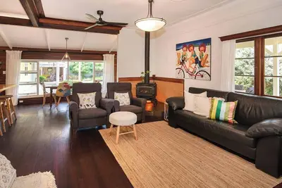 Image de Sullys Home 1. 5km -Jetty, Large backyard, Ducted heating A/C