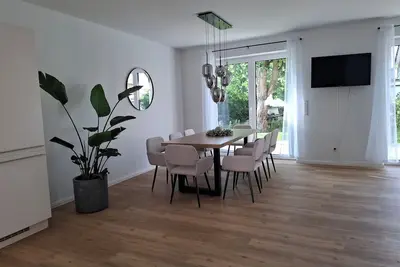 Image de The beach house, up to 8 people, with garden, 200 meters to the lake