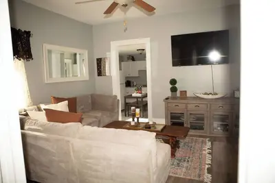 Image de Cozy 2br near Su & Downtown