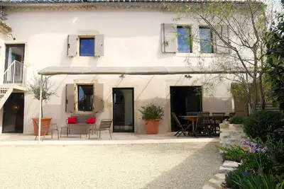 Image de Ancienne bergerie avec bassin en Drôme Provençale