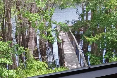 Image de Charming 3-bedroom Riverfront house with WiFi, Ac in Panama City Beach Fl