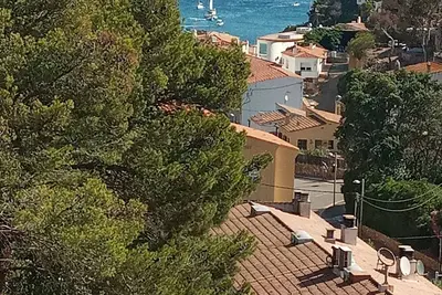 Image de A 300 m de la plage, joli appartement de 3 pièces avec balcon vue sur la mer