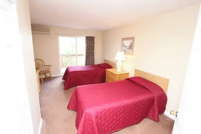 Image de 3-bedroom townhome in wonderful Ashland, Nh with WiFi, Ac