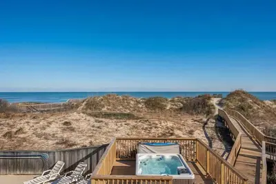 Image de Oceanfront, Pool & Hot Tub, Game Room, Ev Charger