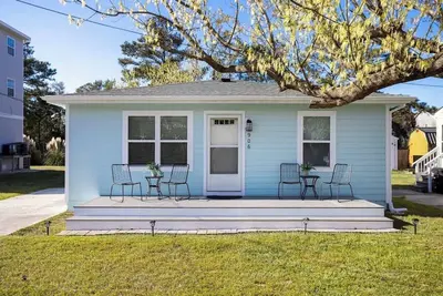 Image de Cozy Soundside Cottage  • Bring Your Dog!