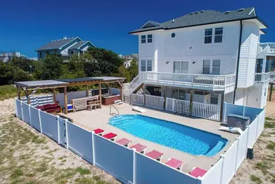 Image de Salty Soul | Pool, Hot Tub, Pickleball, Whalehead