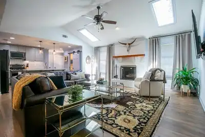 Image de The Ole Meyer, 4br Retreat by Velvet Ditch Villas