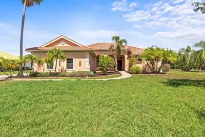 Image de Sun, Sand & Space: Your Bradenton Vacation Home with Private Pool