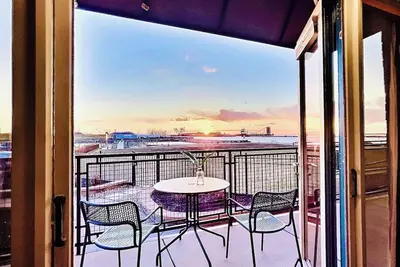 Image de Amazing Waterfront Getaway! Breathtaking Sunsets!